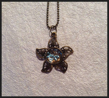 Load image into Gallery viewer, Pendant Tray Antique Bronze Flower 12mm