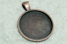 Load image into Gallery viewer, Pendant Tray Circle Antique Copper 25mm