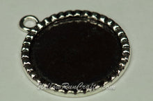 Load image into Gallery viewer, Pendant Tray Antique Silver Bottle Cap Pendant 25mm