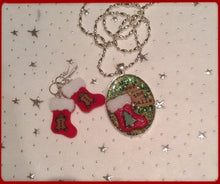 Load image into Gallery viewer, Pendant Tray Oval Silver 22 x 30mm