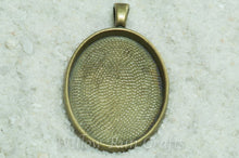 Load image into Gallery viewer, Pendant Tray Oval Antique Bronze 22 x 30mm