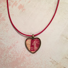 Load image into Gallery viewer, Pendant Tray Heart Antique Bronze 25mm