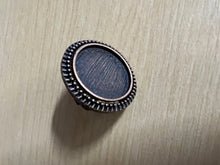 Load image into Gallery viewer, Ring Tray Circle Antique Copper 20mm Bezel
