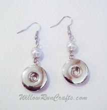 Load image into Gallery viewer, Snap Earrings- Silver
