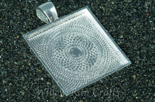 Load image into Gallery viewer, Pendant Tray Square Silver 25mm
