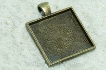 Load image into Gallery viewer, Pendant Tray Square Antique Bronze 25mm

