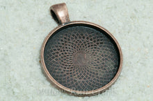 Load image into Gallery viewer, Pendant Tray Circle Antique Copper 25mm
