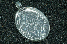 Load image into Gallery viewer, Pendant Tray Oval Silver 22 x 30mm
