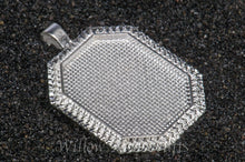 Load image into Gallery viewer, Pendant Tray Octagon Silver 22 x 30mm
